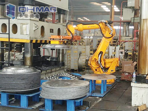 自動化機械手夾持電永磁鐵焊接工裝夾具