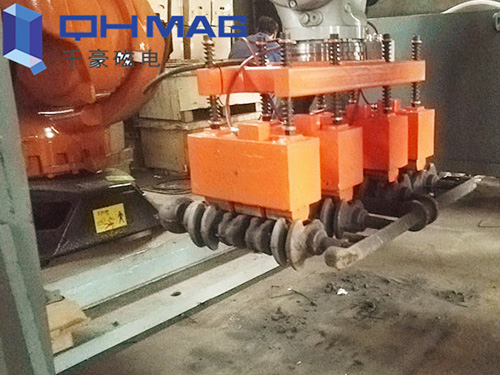 沖壓線機(jī)器人電永磁自動(dòng)化機(jī)械手