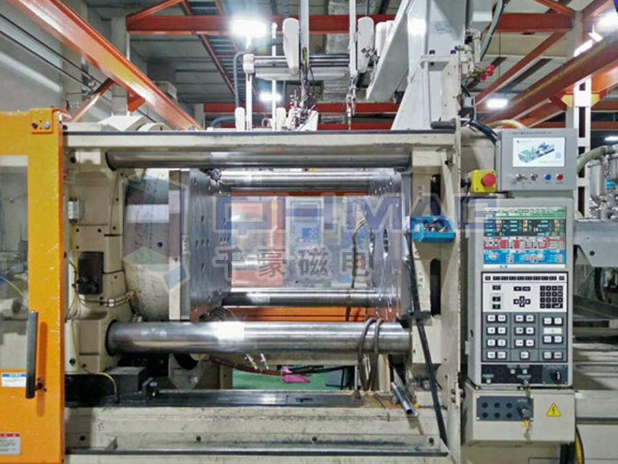 注塑機(jī)快速換模動(dòng)畫(huà)演示--湖南千豪 