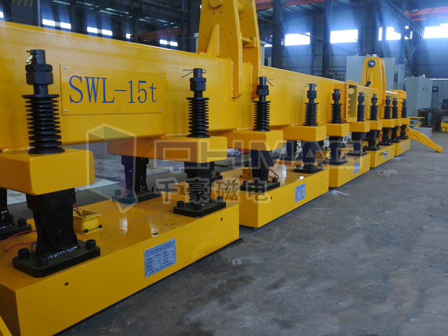 大型五聯(lián)吊起重電永磁鐵出貨中