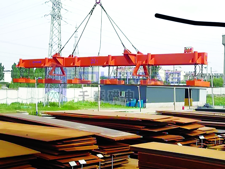 鋼板起重吊裝想要更安全？換上電永磁吊具吧！