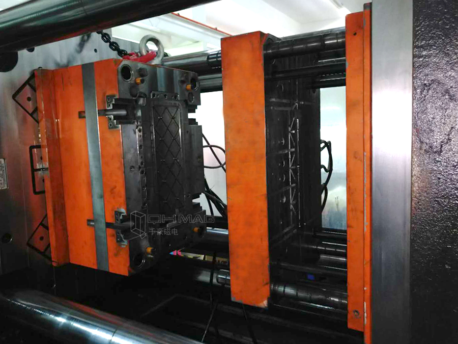 海天380T注塑機磁力模板快速換模系統(tǒng)