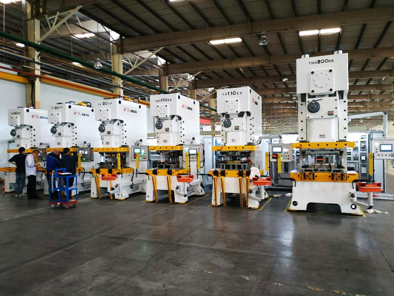 千豪磁力模板在沖壓機(jī)上的創(chuàng)新應(yīng)用與優(yōu)勢