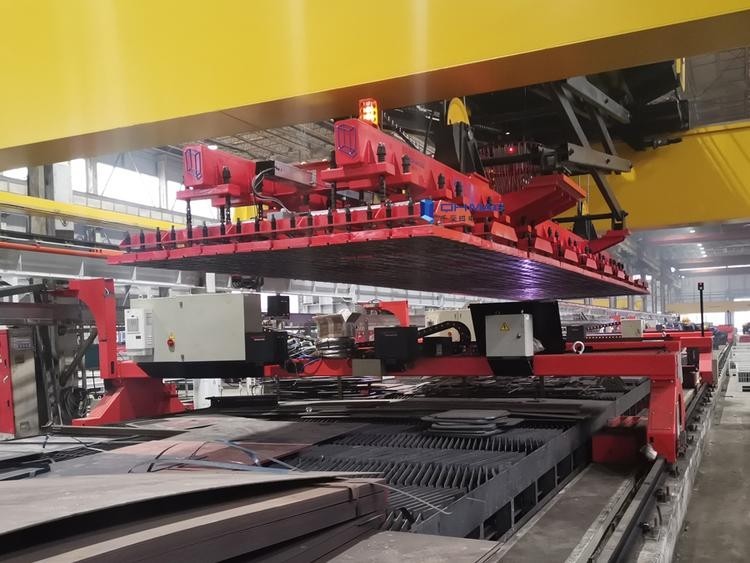 鋼板怎么吊裝？你見(jiàn)過(guò)這款“磁吸”30噸超大鋼板無(wú)損吊裝吊具嗎？