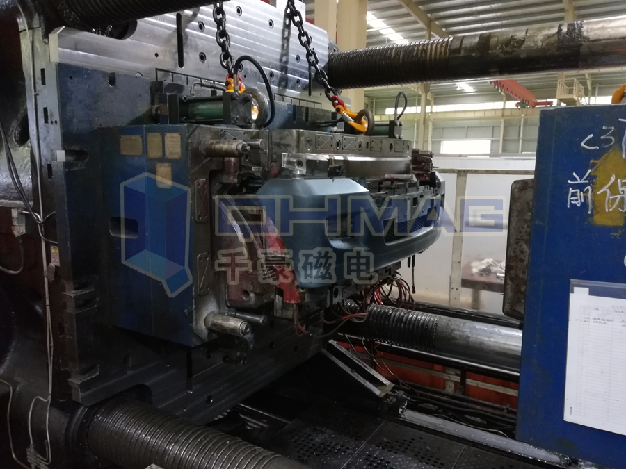 注塑機(jī)磁力換模 注塑機(jī)磁力換模